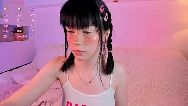 lisa sunny  online show from 06-11-26, 11:25