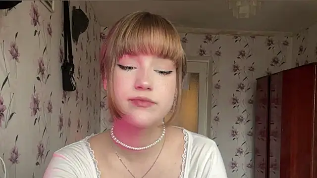 AnnaWasp online show from 04-08-26, 05:29