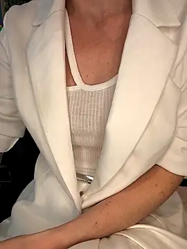 EvaliXiouss online show from 04-16-26, 10:23