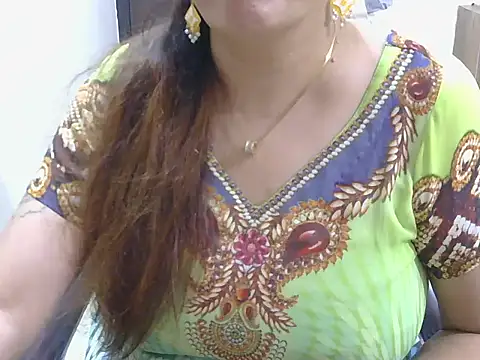 spicy Zara online show from 06-18-26, 11:25