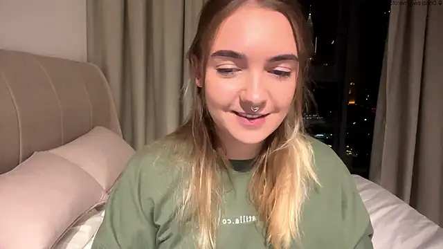 RoxyWet online show from 05-22-26, 02:33