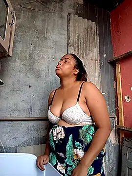 Snapshot of gatinha20257 chatting on 04-26-26, 04:26 gatinha20257 online show from 04-26-26, 04:26