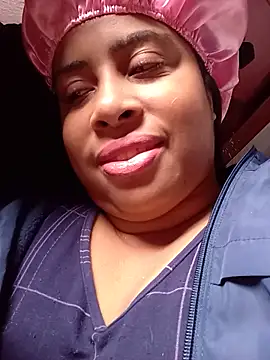 Snapshot of gatinha20257 chatting on 05-21-26, 03:30 gatinha20257 online show from 05-21-26, 03:30