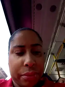 Snapshot of gatinha20257 chatting on 06-05-26, 12:44 gatinha20257 online show from 06-05-26, 12:44