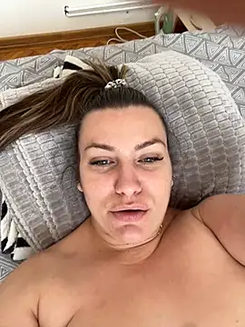 SweetCurvess online show from 05-18-26, 08:42