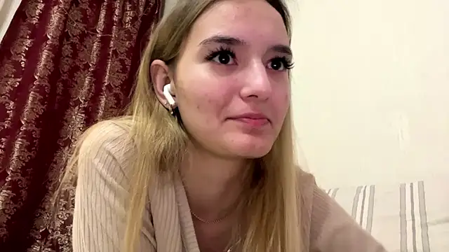 ReathaKiss online show from 04-30-26, 08:57