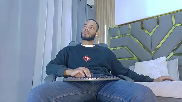 Oliver bigblack cock online show from 03-19-26, 06:12