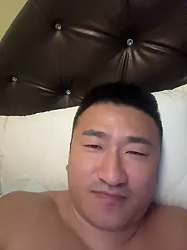 Snapshot of Cunzhangshibage02 chatting on 05-12-26, 12:35 Cunzhangshibage02 online show from 05-12-26, 12:35