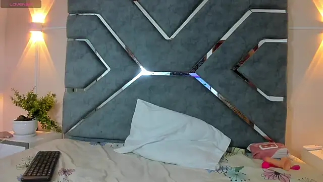 DanielaCruz-1 online show from 04-24-26, 12:35