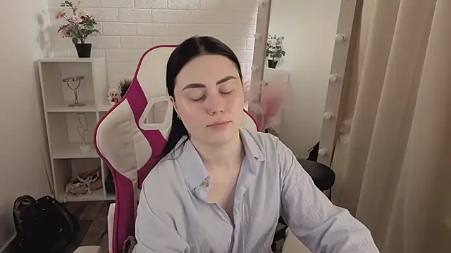 NoraLumi online show from 04-13-26, 05:24