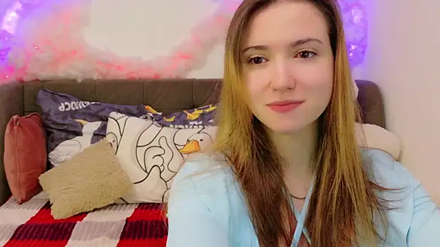 Snapshot of LeenMoonie chatting on 05-30-26, 05:37 LeenMoonie online show from 05-30-26, 05:37