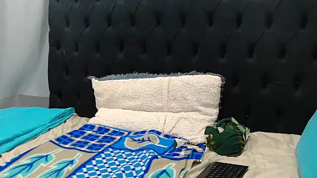 Dark Slim Thick online show from 04-25-26, 06:16