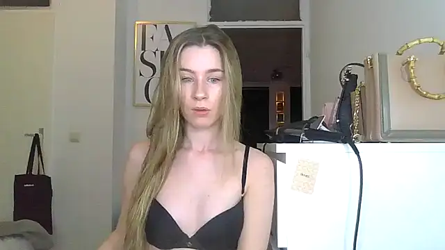 Snapshot of GoldenHoney chatting on 03-14-26, 07:08 GoldenHoney online show from 03-14-26, 07:08