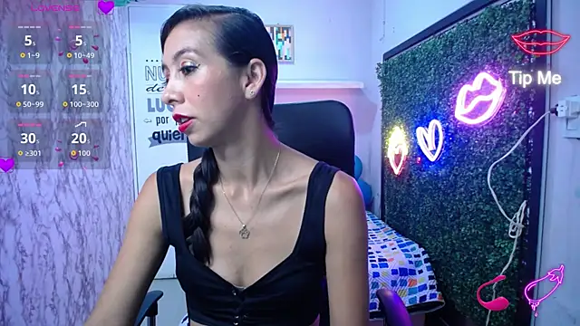 Snapshot of sandra_petite19 chatting on 07-07-26, 03:20 sandra petite19 online show from 07-07-26, 03:20