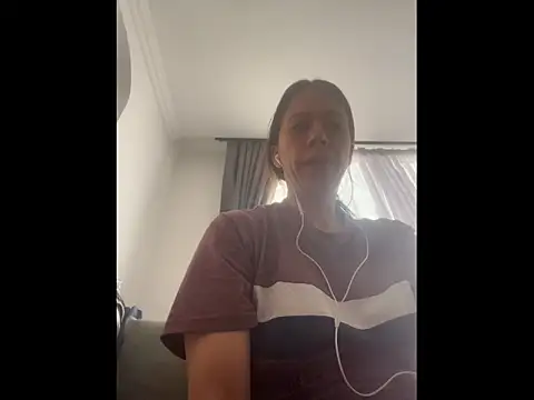 ItsAmara online show from 06-15-26, 05:37