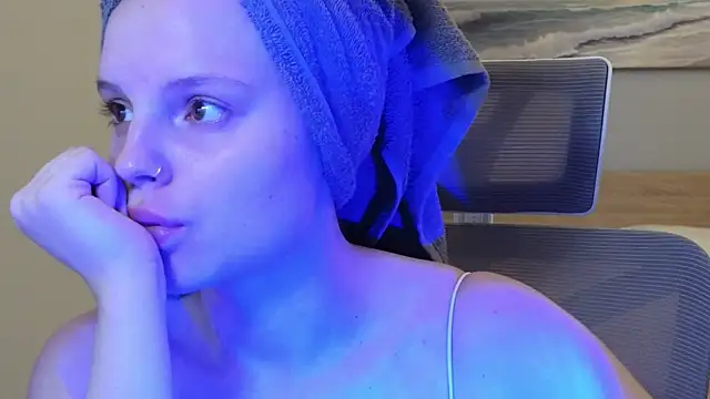 mollybossy online show from 04-11-26, 12:04