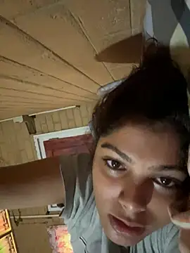 Snowygirl11 online show from 06-04-26, 05:57
