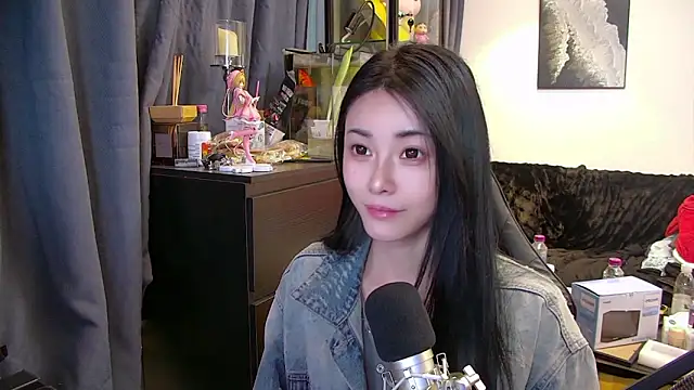 Snapshot of XiaoYuBao- chatting on 03-13-26, 07:48 XiaoYuBao- online show from 03-13-26, 07:48