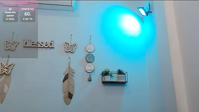 hotlatinaluna23 online show from 05-21-26, 02:13