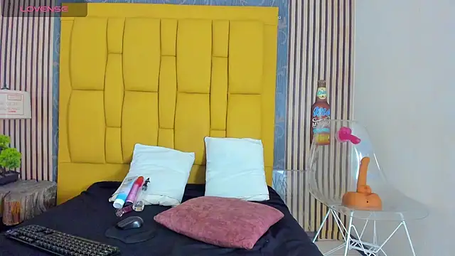  karlaruso online show from 04-23-26, 12:29