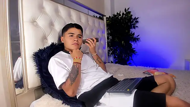 Liam Dustin online show from 05-31-26, 08:32