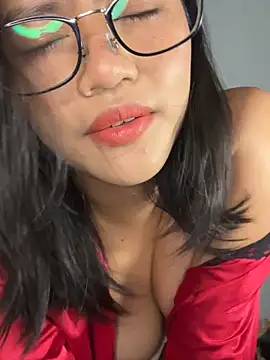 Snapshot of Kiee_19 chatting on 05-26-26, 09:55 Kiee 19 online show from 05-26-26, 09:55