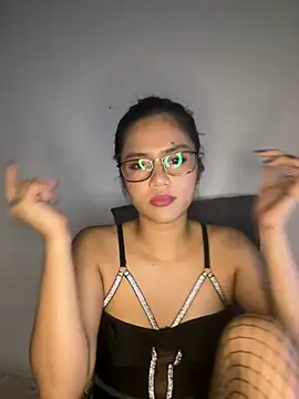 Snapshot of Kiee_19 chatting on 05-30-26, 03:25 Kiee 19 online show from 05-30-26, 03:25