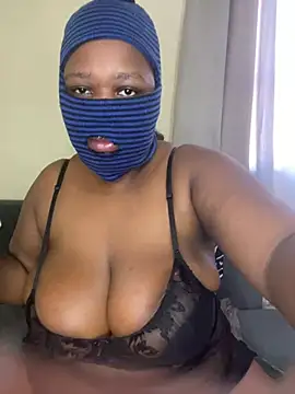 NaughtyGirl0000 online show from 04-28-26, 06:07