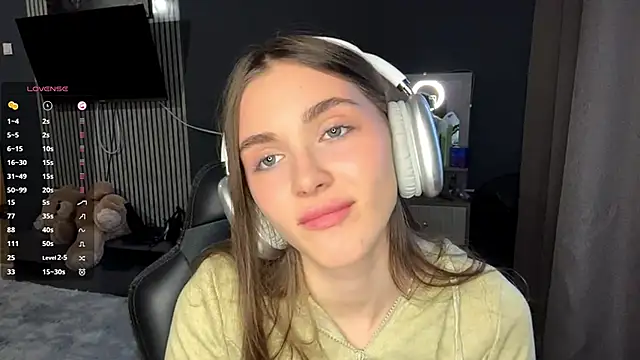 Veluxe online show from 04-05-26, 03:09