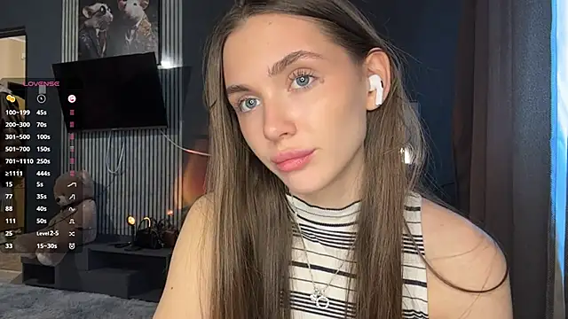 Veluxe online show from 04-21-26, 03:07