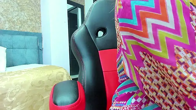 IsaSkinny online show from 04-18-26, 07:18