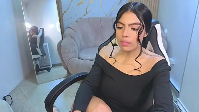  Charlottee b online show from 06-17-26, 01:01