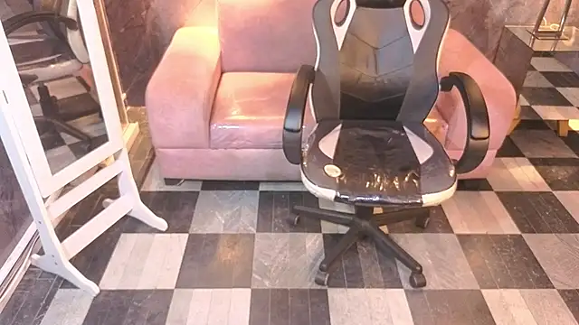  Charlottee b online show from 06-18-26, 07:51