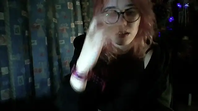 whiny emo boi online show from 04-04-26, 09:34