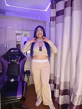 Snapshot of PiscisGirl chatting on 06-15-26, 06:04 PiscisGirl online show from 06-15-26, 06:04