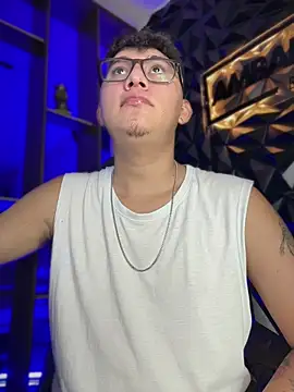 Snapshot of sirkisa chatting on 03-15-26, 02:39 sirkisa online show from 03-15-26, 02:39