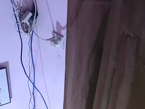 Snapshot of slut_emerald22 chatting on 03-15-26, 11:27 slut emerald22 online show from 03-15-26, 11:27