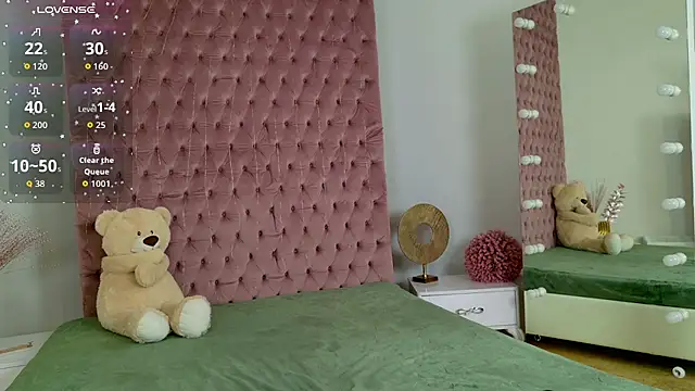 Eloises online show from 06-07-26, 07:23