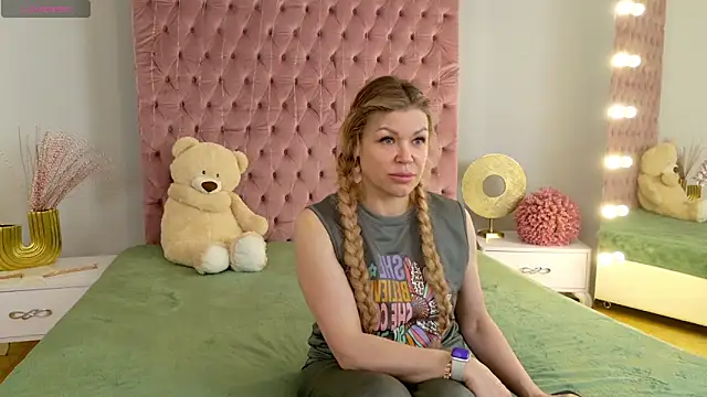Eloises online show from 06-08-26, 06:47