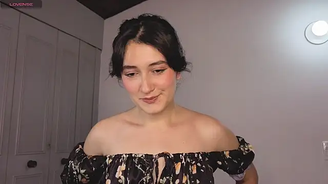 Snapshot of AleblancXOXO chatting on 05-28-26, 10:07 AleblancXOXO online show from 05-28-26, 10:07