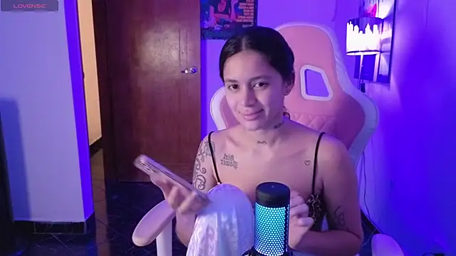 Snapshot of Oliviasims chatting on 03-21-26, 05:23 Oliviasims online show from 03-21-26, 05:23