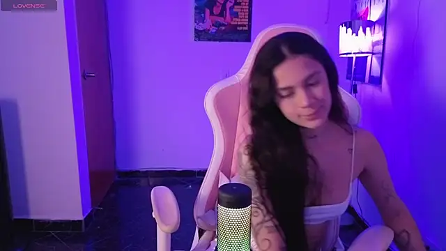 Snapshot of Oliviasims chatting on 03-22-26, 12:47 Oliviasims online show from 03-22-26, 12:47