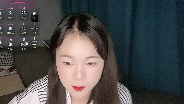 Snapshot of Tingting-Love chatting on 04-13-26, 05:24 Tingting-Love online show from 04-13-26, 05:24