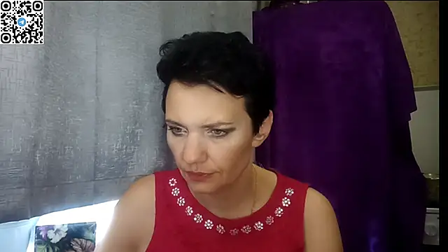 HotMamaQueen234 online show from 06-17-26, 11:45
