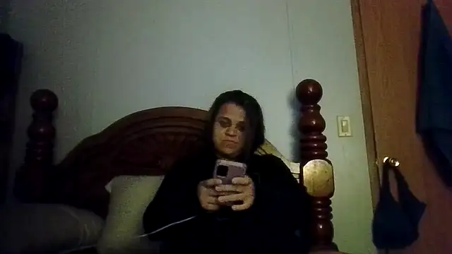 Snapshot of Celestee6969 chatting on 03-18-26, 02:04 Celestee6969 online show from 03-18-26, 02:04