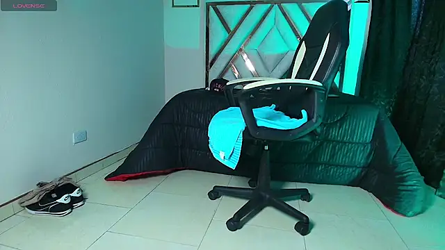 Cesar-Mendoza online show from 03-18-26, 01:03