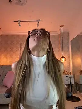 SERENAA   online show from 05-16-26, 03:03