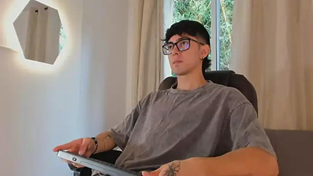 etham wolf1 online show from 04-11-26, 06:01