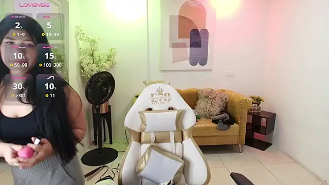 Snapshot of Kitty__meow chatting on 03-21-26, 12:32 Kitty meow online show from 03-21-26, 12:32