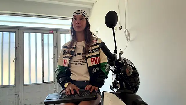 Julieta Jol online show from 06-01-26, 01:46